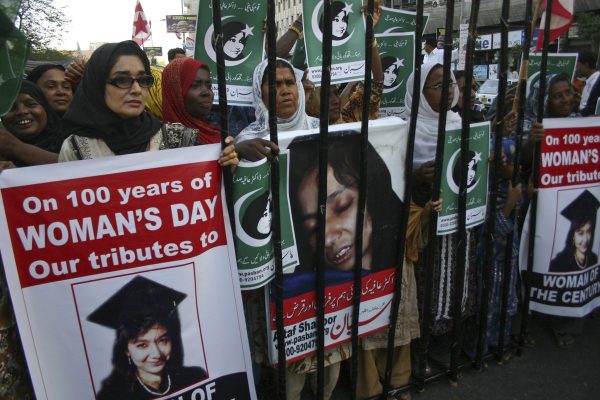 Rassemblement pour la libération d'Aafia Siddiqui, qui purge depuis 2010 une peine de prison de 86 ans aux États-unis pour son implication dans diverses entreprises terroristes et djihadistes visant des ressortissants américains, sur le sol afghan notamment. (Source : The Globe and Mail)