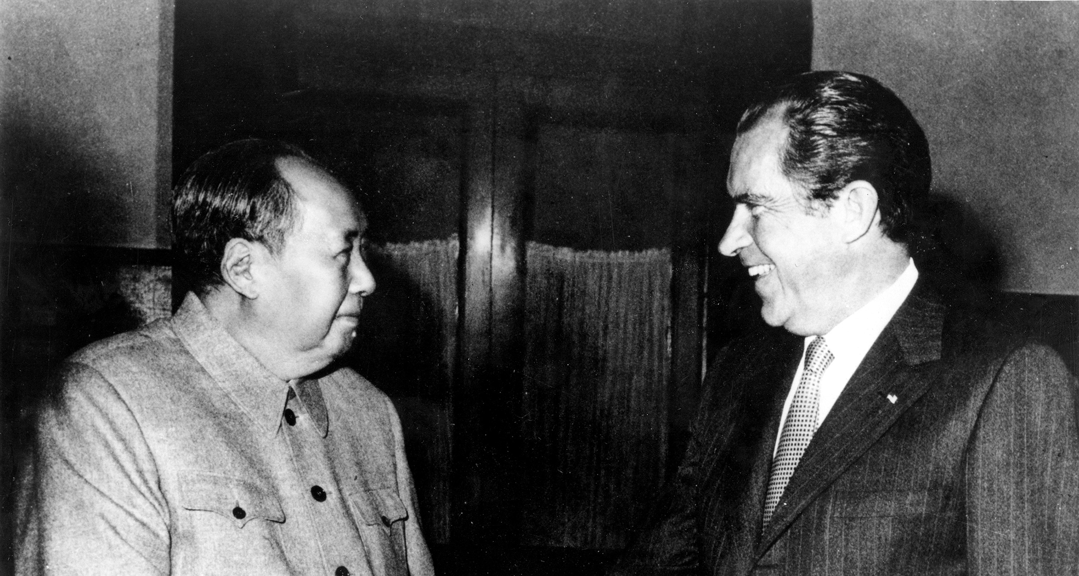 Le président Mao et Richard Nixon lors de la visite du président américain en Chine du 21 au 28 en février 1972. (Source : MSNCBC)