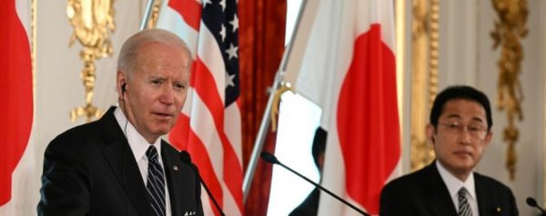 Le président américain Joe Biden en conférence de presse avec le Premier ministre japonais Fumio Kishida, le 23 mai 2022 à Tokyo. (Source : Courrier Picard)