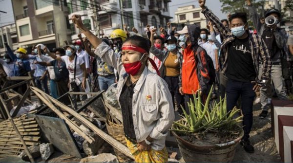 Manifestations contre le coup d'État à Rangoun. (Source : Gephardt Daily)