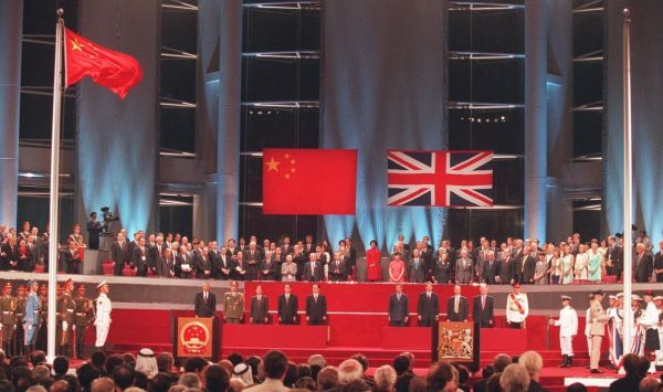 La cérémonie de rétrocession de Hong Kong, le 1er juillet 1997. (Source : Blommberg)