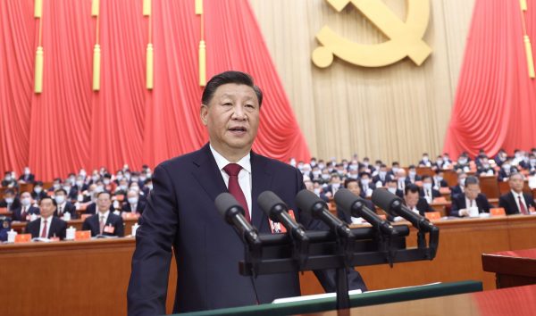 Le président chinois Xi Jinping lors de son discours d'ouverture du XXème Congrès du Parti communiste à Pékin, le 16 octobre 2022. (CNN)