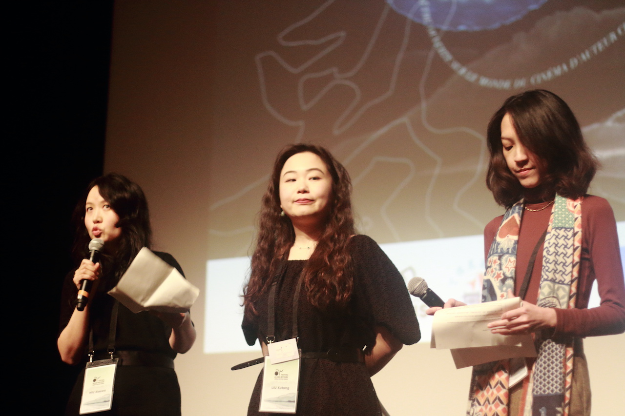 Niu Xiaowa, Liu Xiutong et Yo Yenju, créatrices et organisatrices du festival, lors de la cérémonie d'ouverture au Musée Guimet. (Crédit : Florent Dichy)