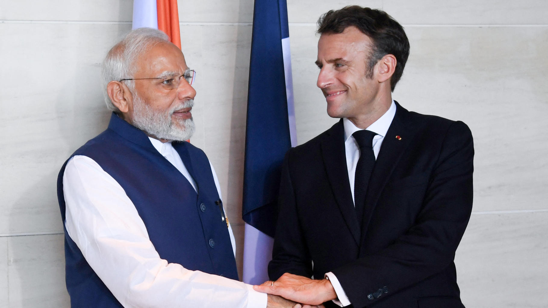 Le président français Emmanuel Macron et le Premier ministre indien Narendra Modi en marge du sommet du G20 à Bali, le 16 novembre 2022. (Source : Huffington Post)