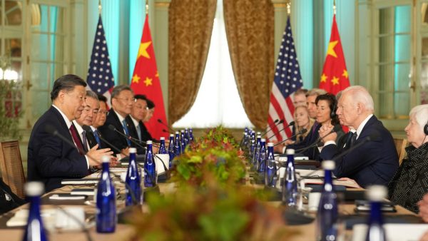 Le président chinois Xi Jinping en réunion avec son homologue américain Joe Biden en marge du Forum de la Coopération économique de l'Asie-Pacifique (APEC), le 15 novembre à San Francisco. (Source : Politico)