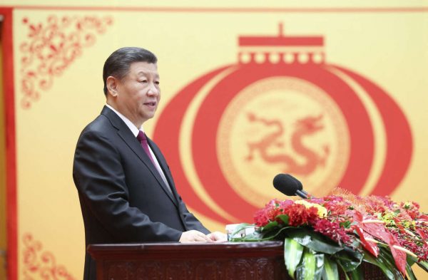 Le président chinois Xi Jinping, lors d'une réception pour le Nouvel an chinois dans le Grand hall du Peuple à Pékin, le 8 février 2024. (Source : Courrier international)