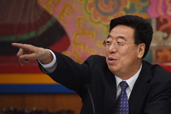 L'ancien chef du Parti communiste chinois au Tibet Wu Yingjie, lors d'une conférence de presse en marge de la session annuelle de l'Assemblée nationale populaire à Pékin en mars 2019. (Source : SCMP)