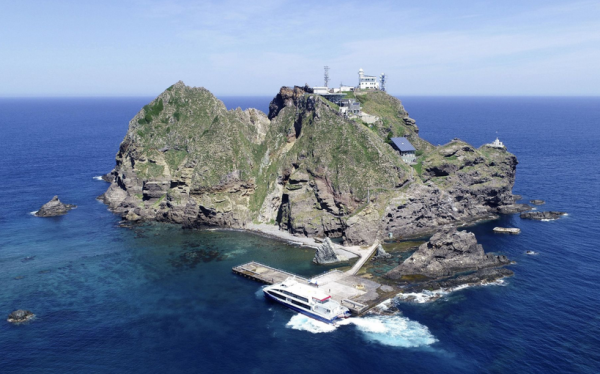 L'un des îlots Dokdo-Takeshima, revendiqués par le Japon et la Corée du Sud. (Source : Japan Forward)