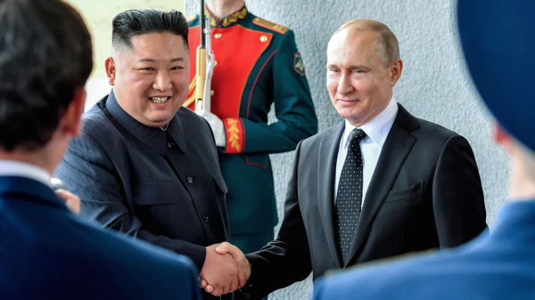 Le président russe Vladimir Poutine reçoit le dirigeant nord-coréen Kim Jong-un à Vladivostock, en avril 2019. (Source : CNN)