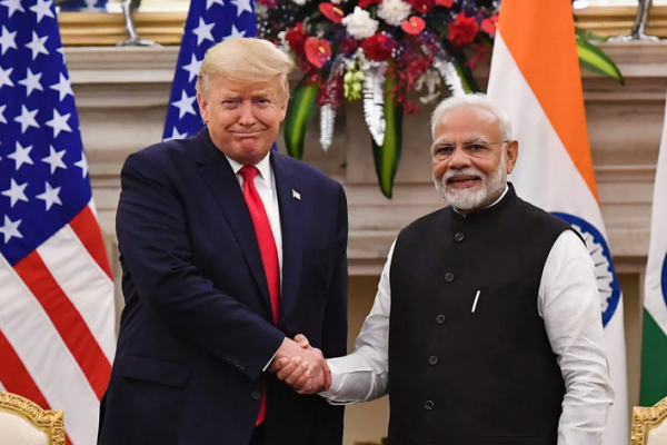 Le président américain Donald Trump reçu par le Premier ministre indien Narendra Modi, à la Maison Hyderabad à New Delhi, le 25 février 2020. (Source : Forbes)