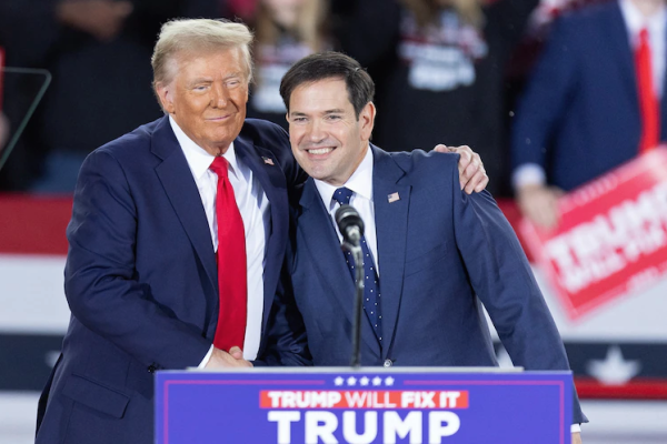 Donald Trump et Marco Rubio lors d'un meeting du candidat républicain à la Maison Blanche, à Raleigh en Caroline du Nord, le 4 novembre 2024, veille du scrutin présidentiel. (Source : ABC)