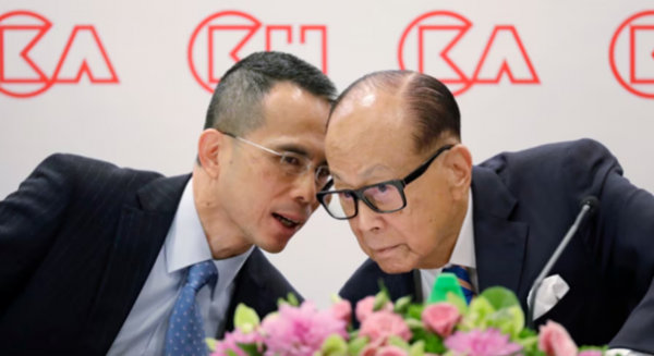 Li Ka-shing et son fils Victor. Source : South China Morning Post.