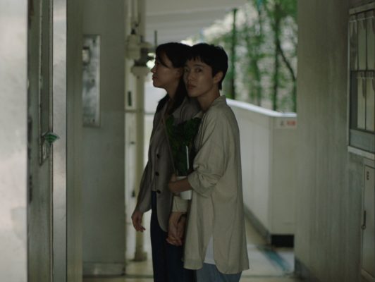 Dans Lucky Apartment, Seon-woo et Hee-seo s’installent ensemble et font face au qu'en-dira-t-on (Crédits : INDIESTORY Inc.)