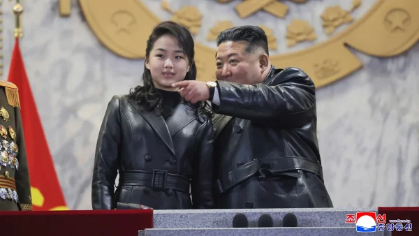 Le leader nord-coréen Kim Jong Un en compagnie de sa fille Kim Ju Ae. DR.